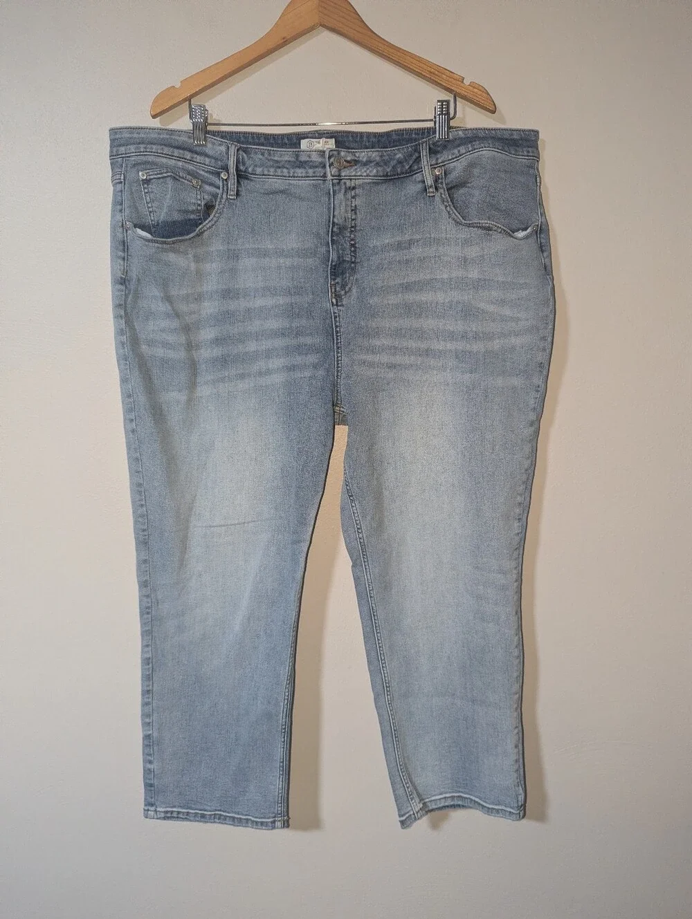 26W Candace Cameron Bure Light Wash Straight Leg Jeans